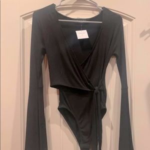 Side tie bell sleeve bodysuit NWT